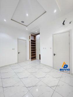 5 Bedroom Detached Duppex
